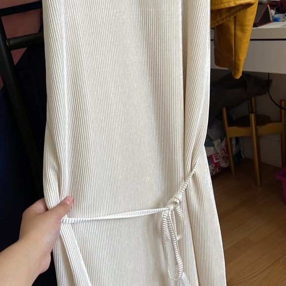 L light cream/light champagne dress - Picture 7 of 8